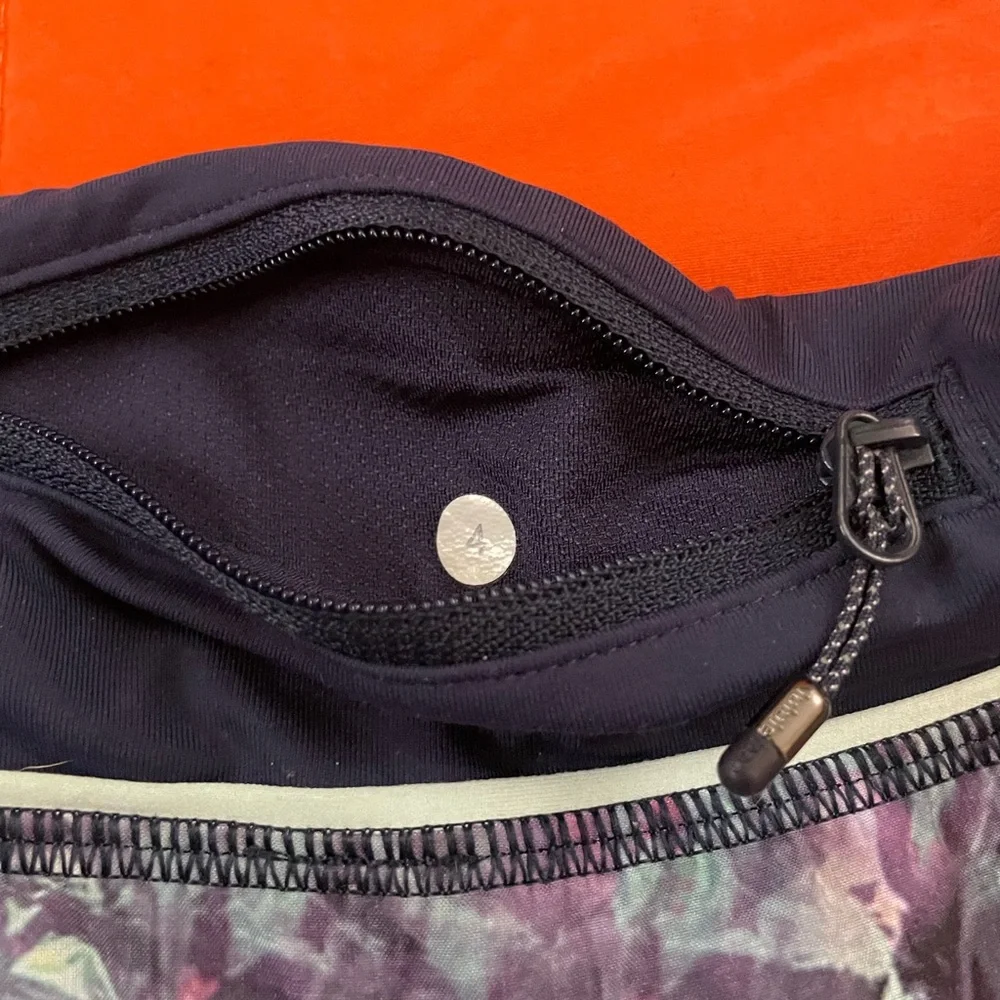 Lululemon Shorts Womens 4 Athletic Gym & Running